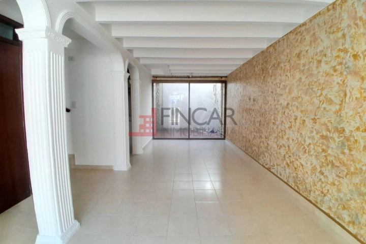 Calle 204a # 38a-132